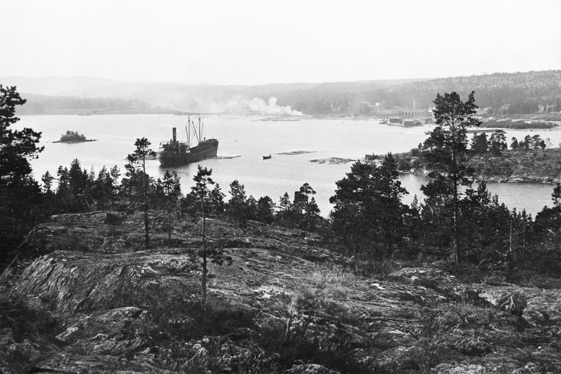 Ångare i Bodviken i Juniskär