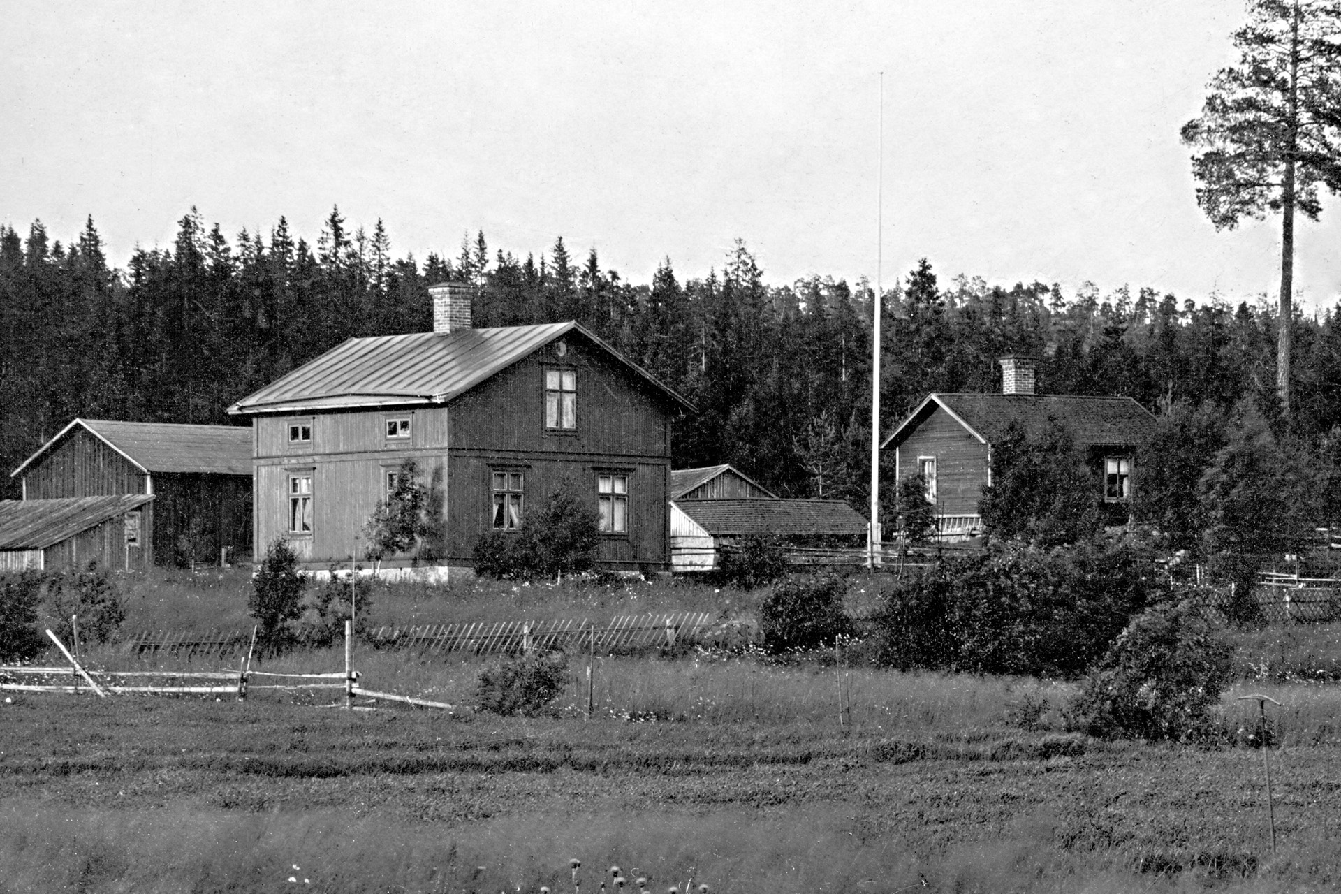 Familjen Söderberg i Juniskär var en av de tidigaste som byggde hus